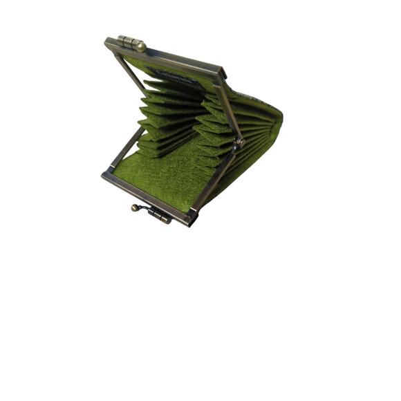 Cathayana Peacock Brocade Credit Card Holder Organizer Wallet Kisslock Closure - Picture 3 of 6